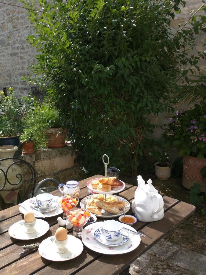 Bed and Breakfast Quai des Fleurs à Saint-Savinien Extérieur photo