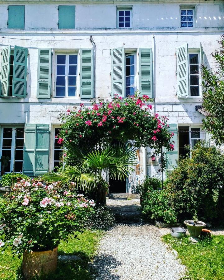 Bed and Breakfast Quai des Fleurs à Saint-Savinien Extérieur photo