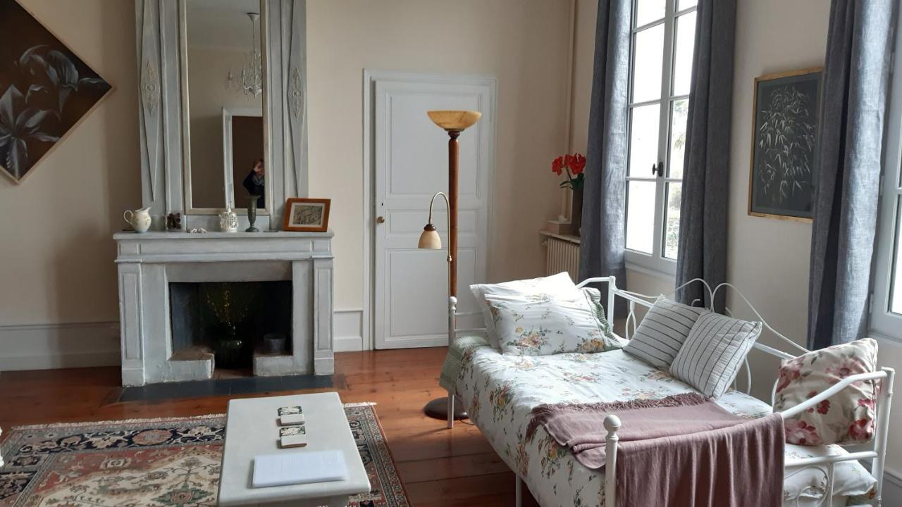 Bed and Breakfast Quai des Fleurs à Saint-Savinien Extérieur photo